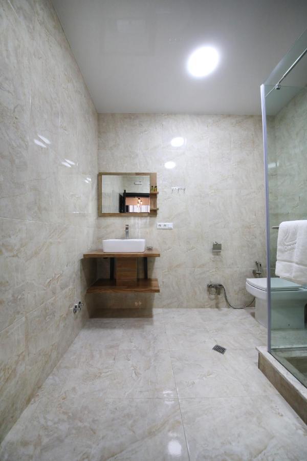 Hotel Panoramic Kutaisi Bagian luar foto