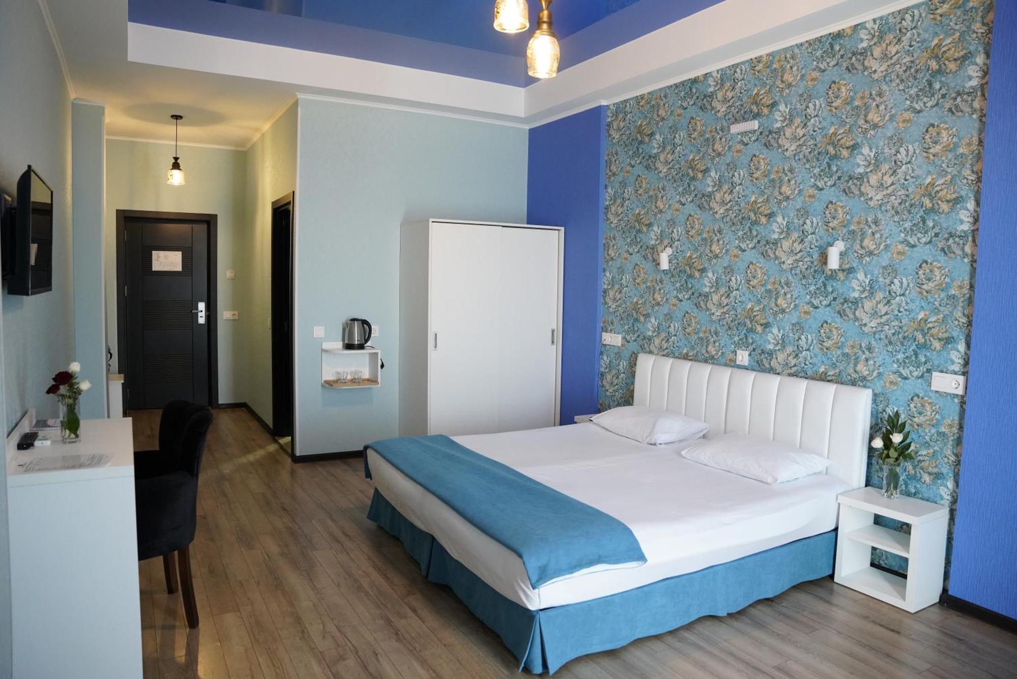 Hotel Panoramic Kutaisi Bagian luar foto